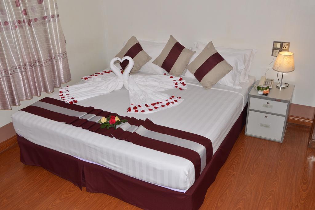 לויקו Myat Nan Taw Hotel מראה חיצוני תמונה